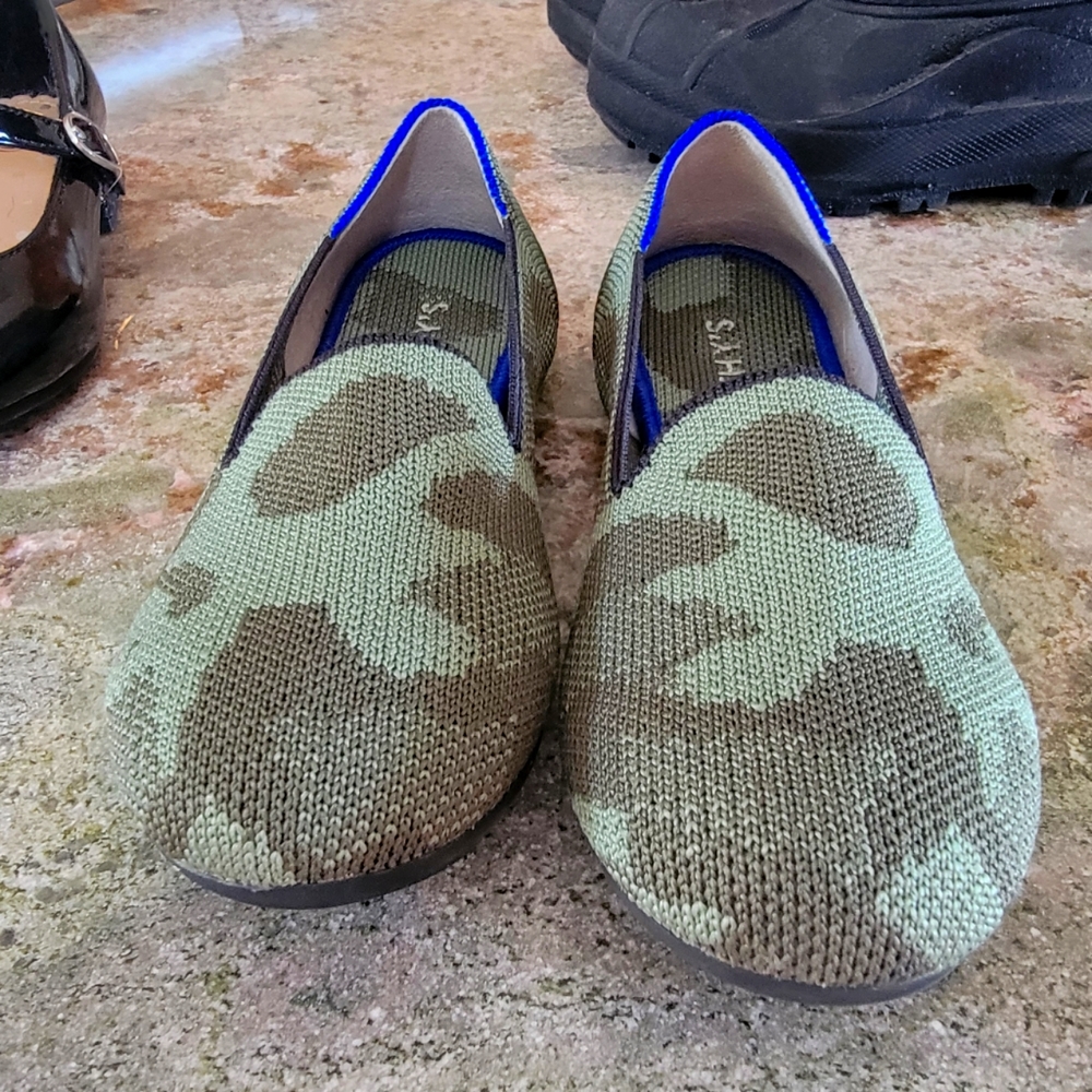 Rothys camo girls
